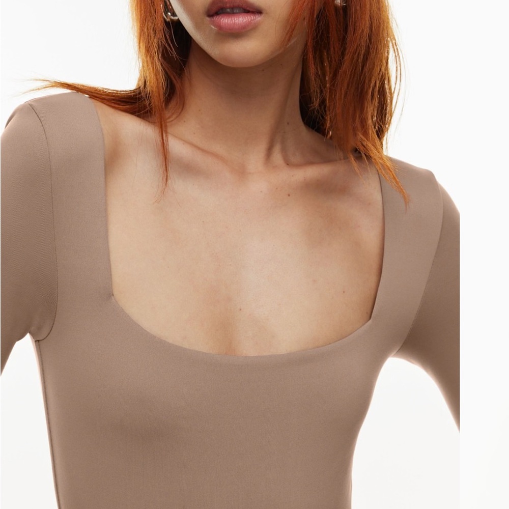 Babaton v-neck bodysuit